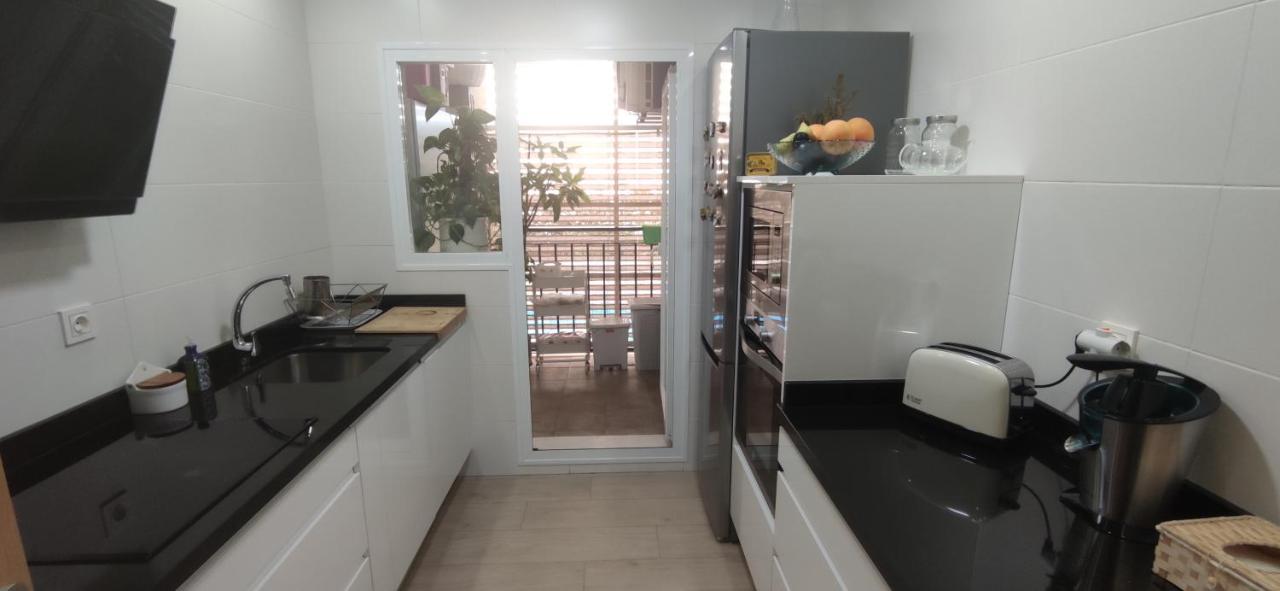 Se Alquila Habitacion Muy Luminosa Con Bano Privado En Apartamento Compartido Rincón de la Victoria Exterior foto