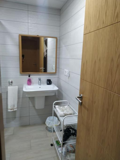 Se Alquila Habitacion Muy Luminosa Con Bano Privado En Apartamento Compartido Rincón de la Victoria Exterior foto